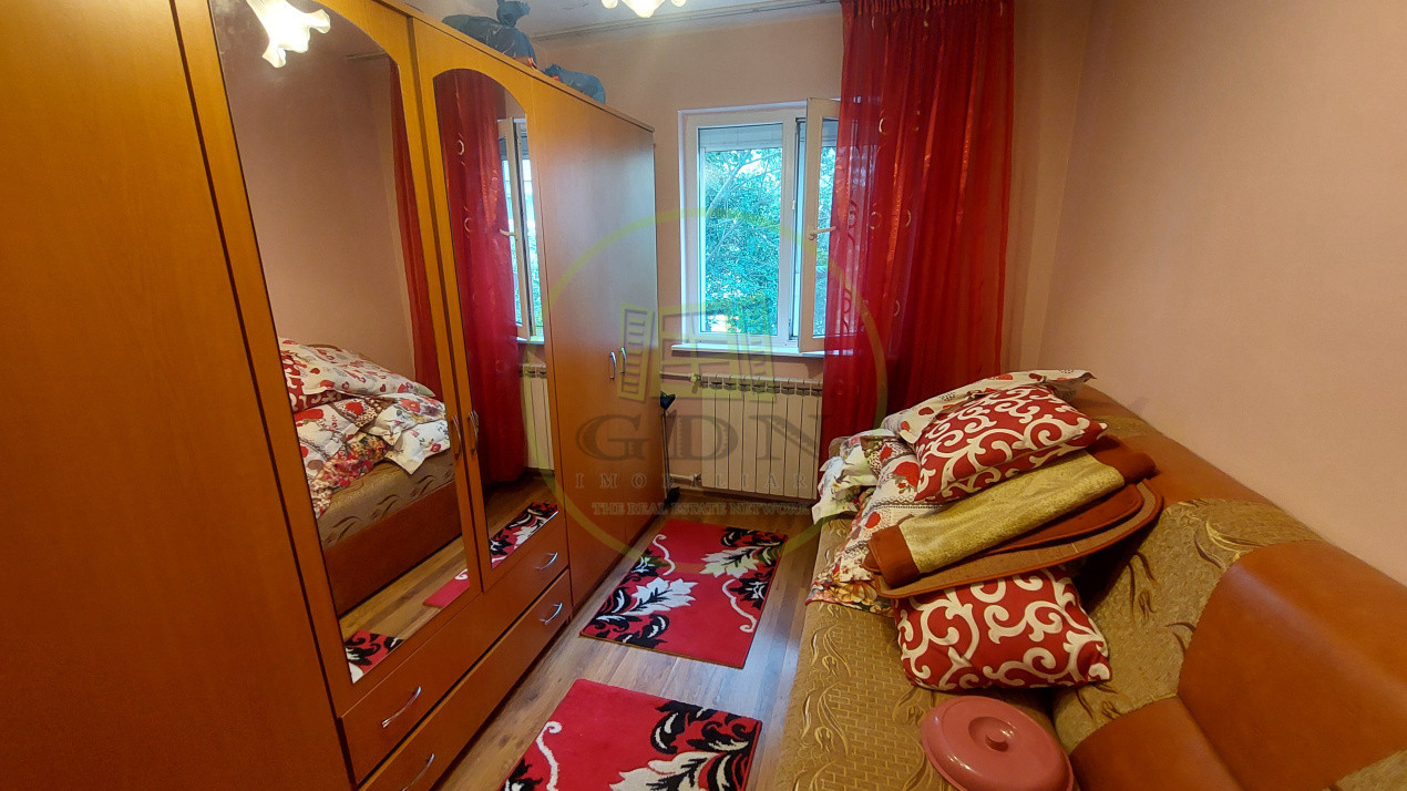 Apartament 3 camere, semidecomandat, etajul 3, Cornitoiu zona Unitatea Militara