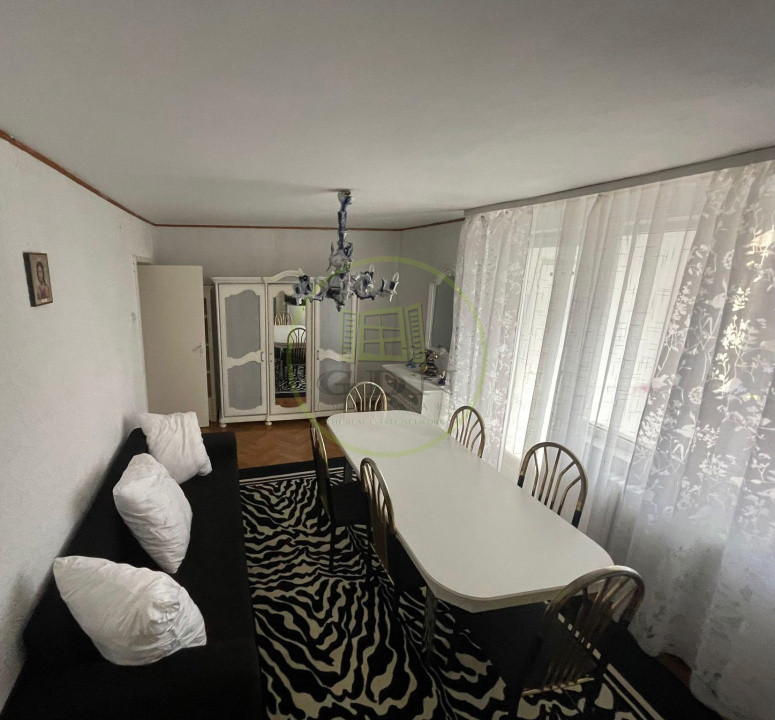 Apartament cu 4 camere de vânzare - Reghin - etaj 1