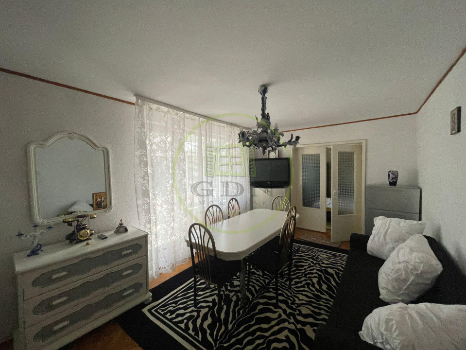 Apartament cu 4 camere de vânzare - Reghin - etaj 1