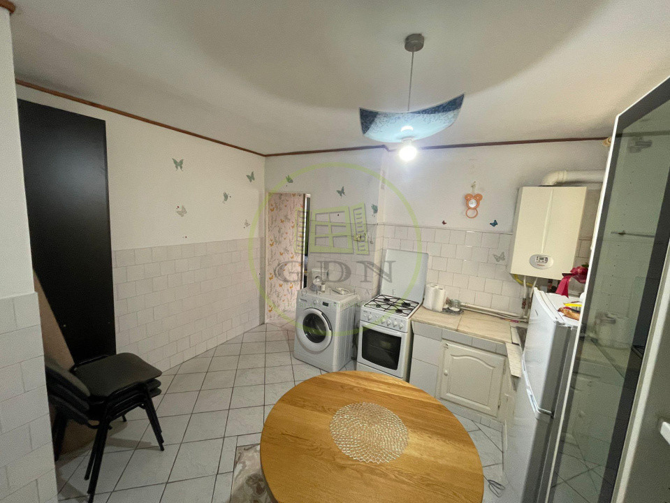 Apartament cu 4 camere de vânzare - Reghin - etaj 1