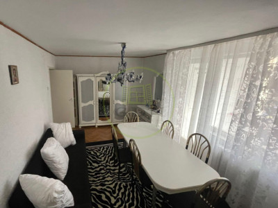 Apartament cu 4 camere de vânzare - Reghin - etaj 1