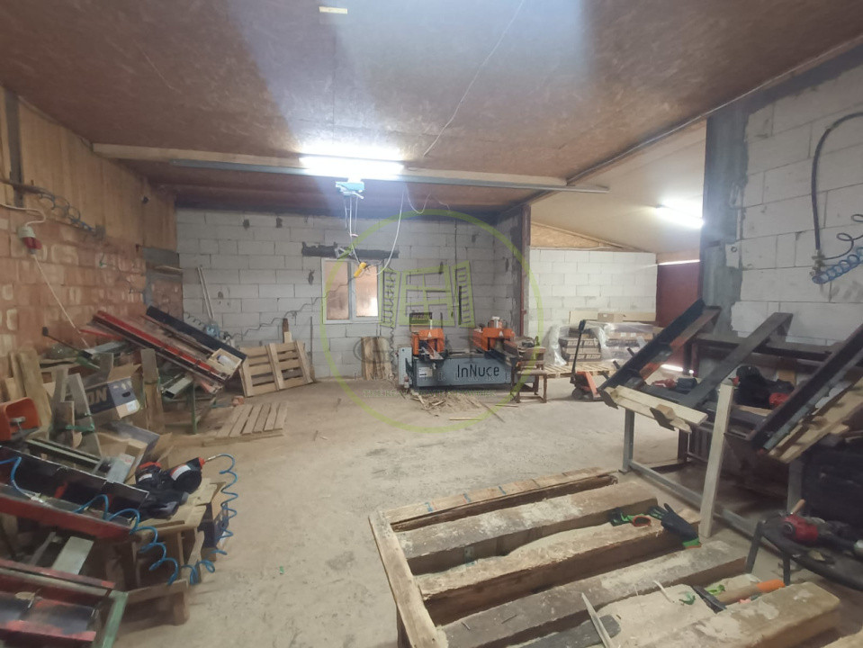 Spațiu de producție de vânzare - atelier de debitare a lemnului 