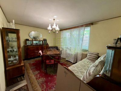 Apartament 3 camere, cartier Rovine, zona Borcanul cu miere