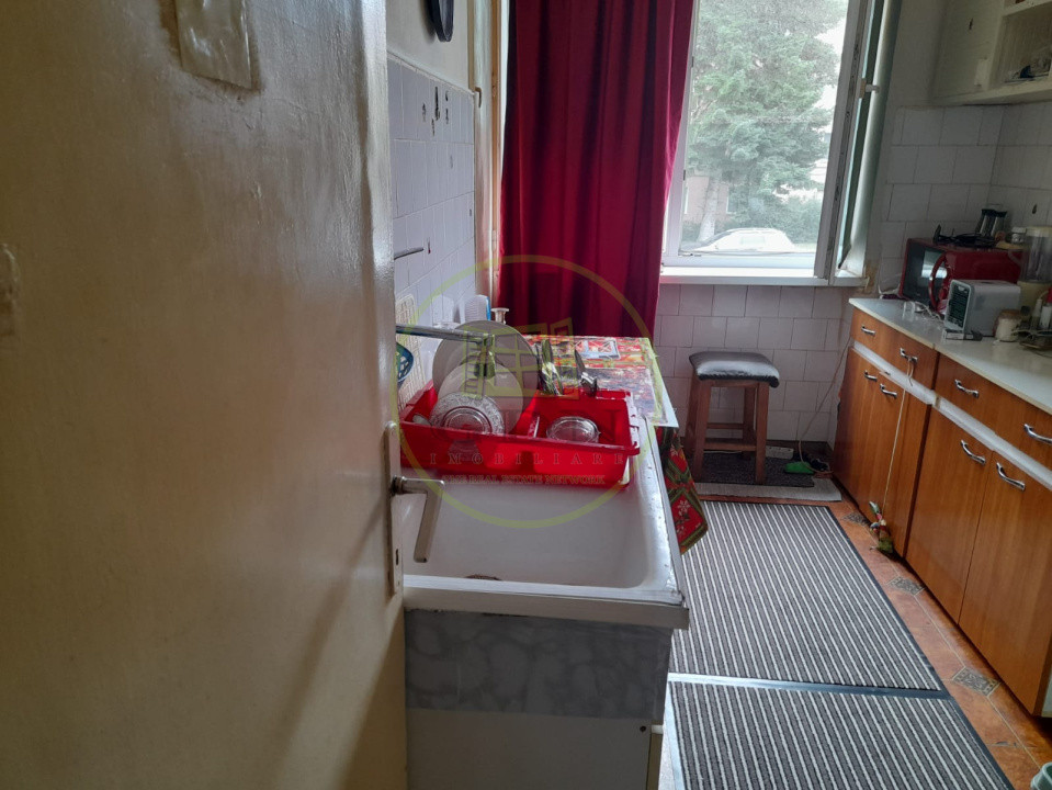 Apartament 2 camere etaj1  de vanzare  strada Mihai Eminescu Fagaras jud. Brasov