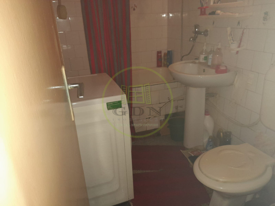 Apartament 2 camere etaj1  de vanzare  strada Mihai Eminescu Fagaras jud. Brasov