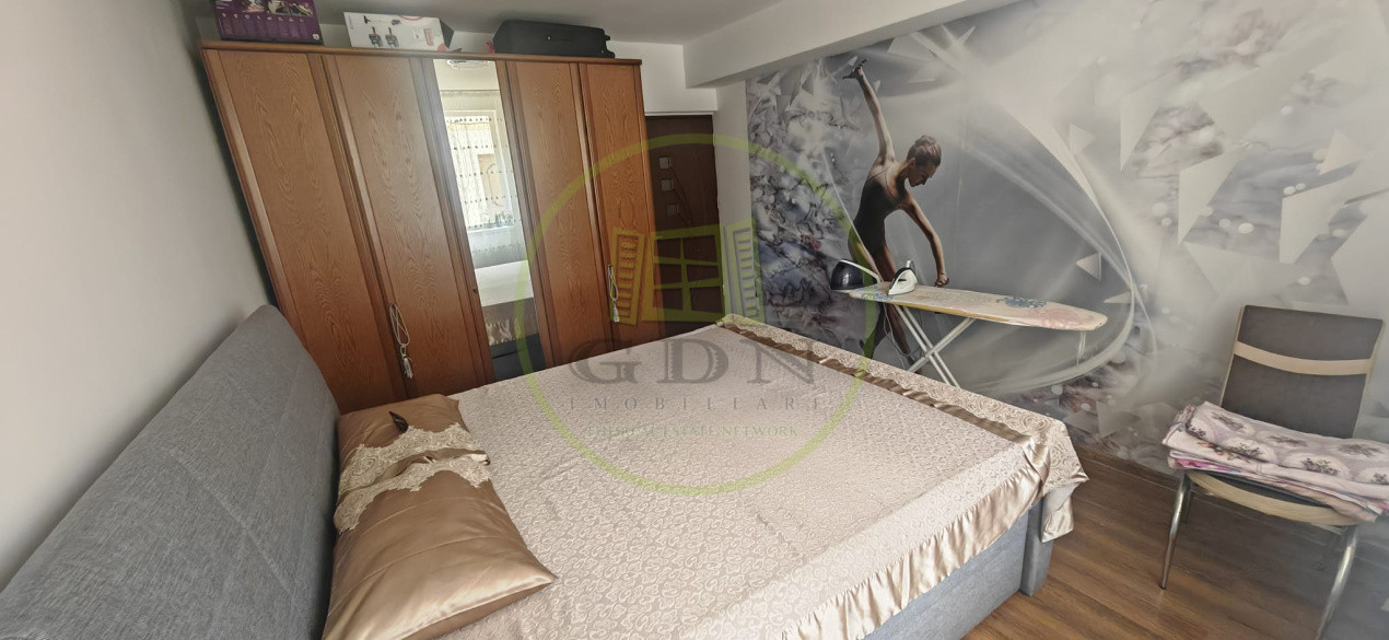 Apartament 3 camere, decomandat, 66 mp, Craiovita Noua, zona Penny