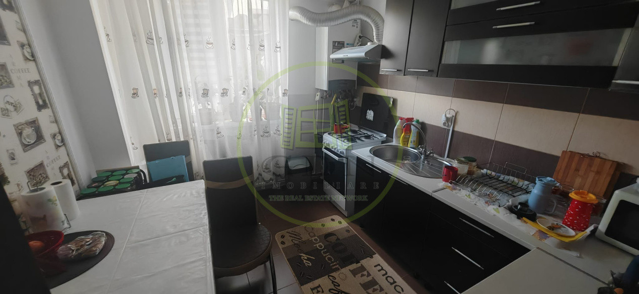 Apartament 3 camere, decomandat, 66 mp, Craiovita Noua, zona Penny