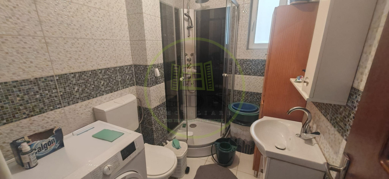 Apartament 3 camere, decomandat, 66 mp, Craiovita Noua, zona Penny