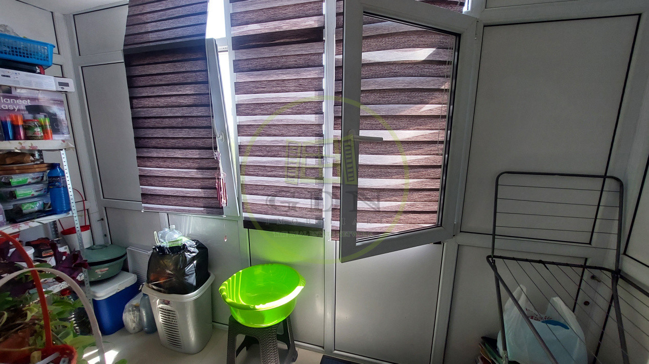Apartament doua camere decomandat, etajul 7, cartier Craiovita, zona Triaj