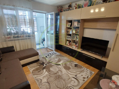 Apartament doua camere decomandat, etajul 7, cartier Craiovita, zona Triaj