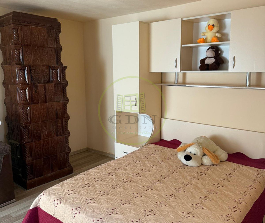 Casa 2 camere, teren 1090 mp, localitatea Pielesti