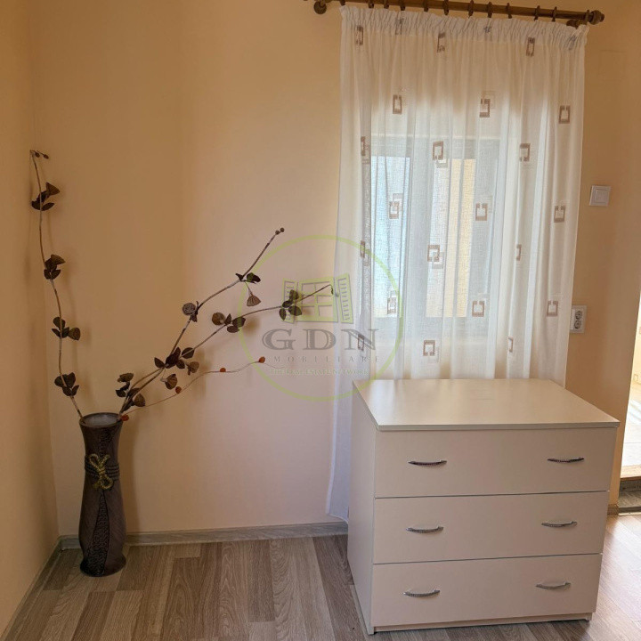 Casa 2 camere, teren 1090 mp, localitatea Pielesti