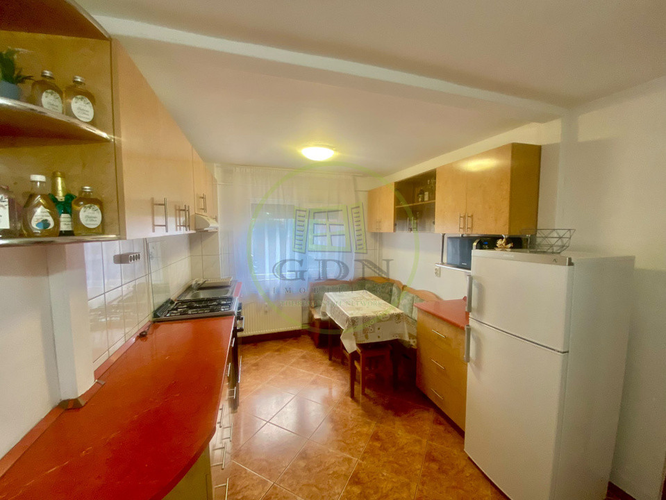 Apart. 3 camere, semidecomandat, mobilat, utilat, str Călugăreni, Rogerius
