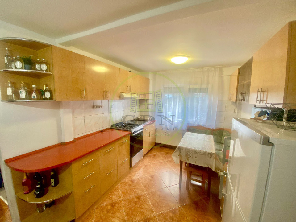 Apart. 3 camere, semidecomandat, mobilat, utilat, str Călugăreni, Rogerius