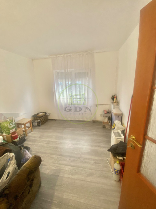 Apart. 3 camere, semidecomandat, mobilat, utilat, str Călugăreni, Rogerius