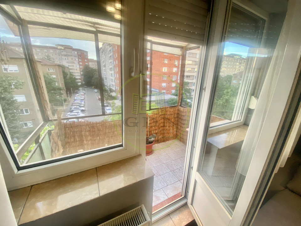 Apart. 3 camere, semidecomandat, mobilat, utilat, str Călugăreni, Rogerius