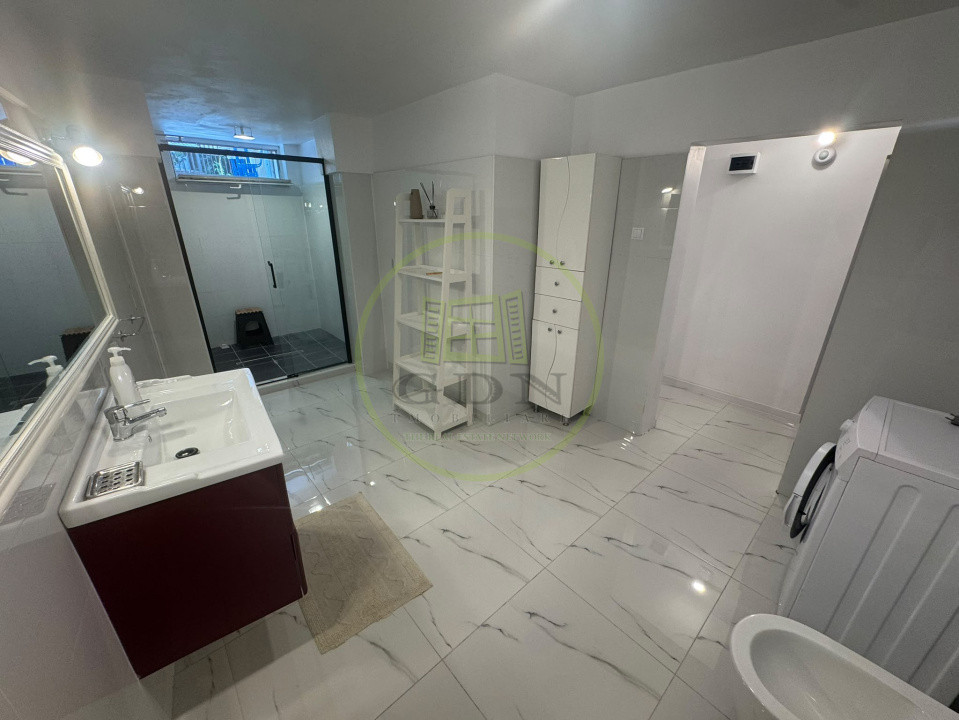 Apartament 3 camere, decomandat, 110.55 mp, Centru, zona Catedrala Sf. Dumitru