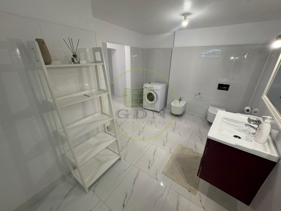 Apartament 3 camere, decomandat, 110.55 mp, Centru, zona Catedrala Sf. Dumitru
