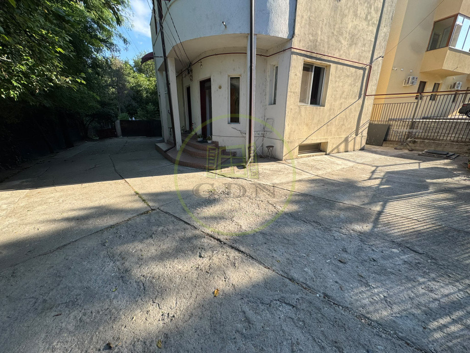 Apartament 3 camere, decomandat, 110.55 mp, Centru, zona Catedrala Sf. Dumitru