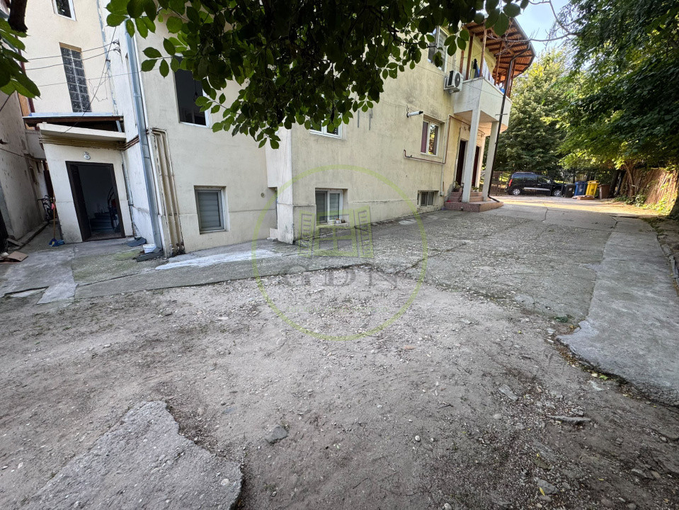 Apartament 3 camere, decomandat, 110.55 mp, Centru, zona Catedrala Sf. Dumitru