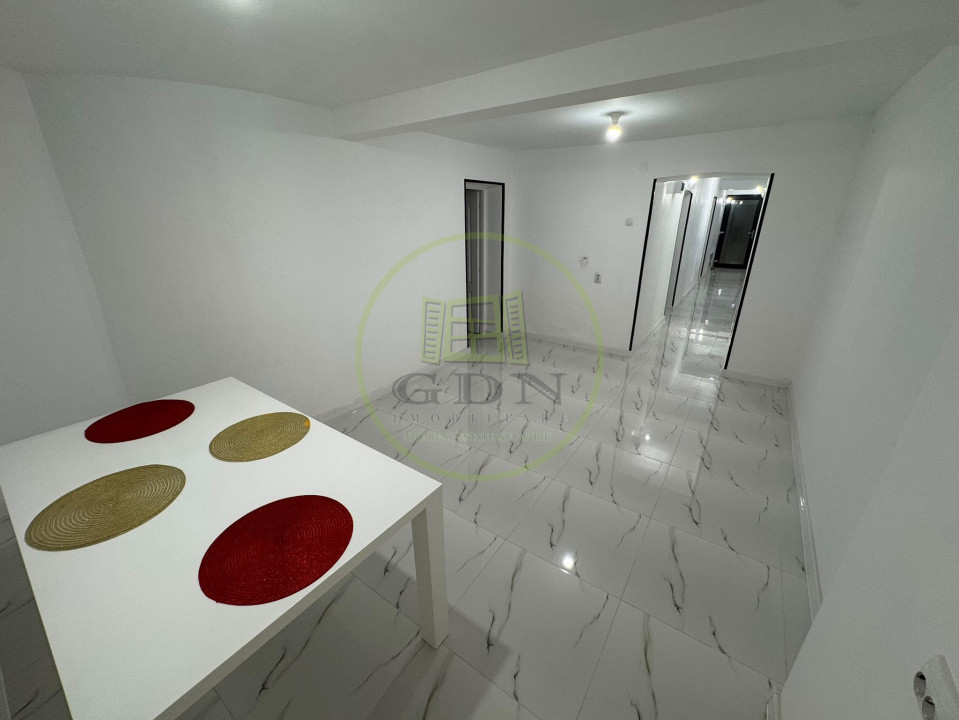 Apartament 3 camere, decomandat, 110.55 mp, Centru, zona Catedrala Sf. Dumitru