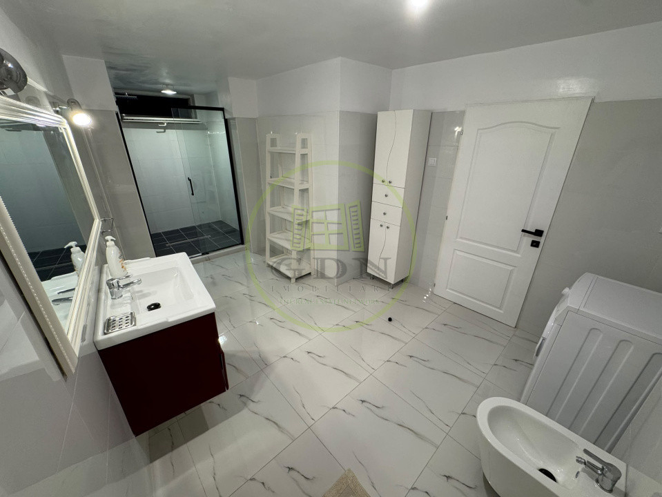 Apartament 3 camere, decomandat, 110.55 mp, Centru, zona Catedrala Sf. Dumitru