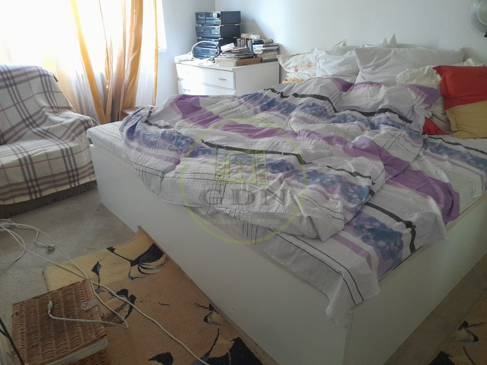 Apartament 4 camere  etaj1 de vanzare  pe  B-dul unirii  in  Fagaras jud. Brasov