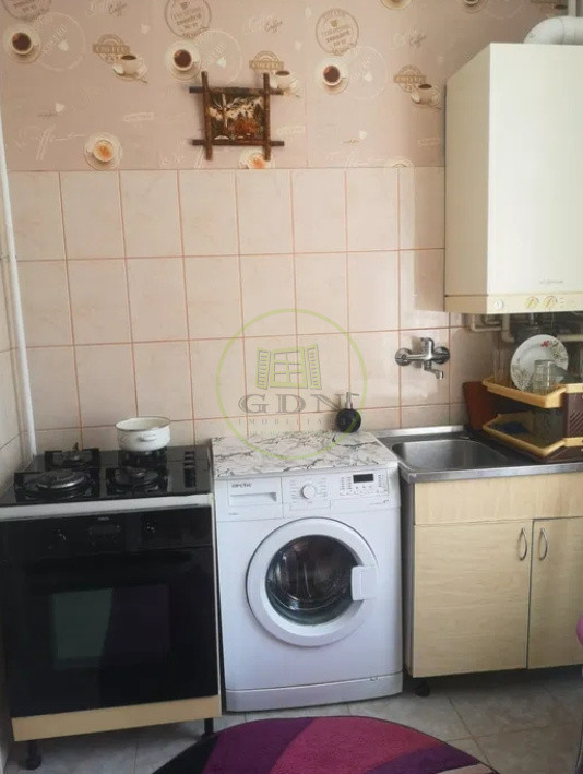 Apartament 2 camere decomandat de vânzare – Centrul Civic, Brașov