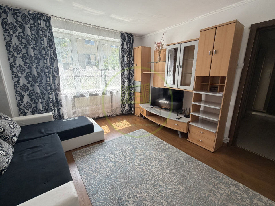 Apartament 2 camere decomandat de vânzare – Centrul Civic, Brașov