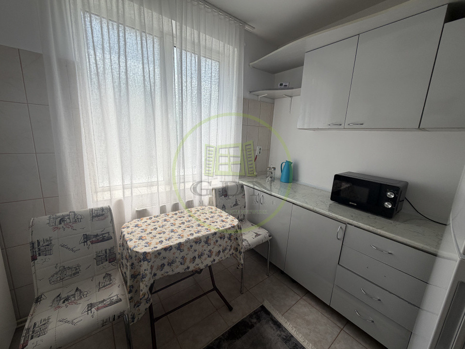 Apartament 2 camere decomandat de vânzare – Centrul Civic, Brașov