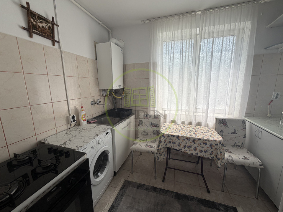 Apartament 2 camere decomandat de vânzare – Centrul Civic, Brașov