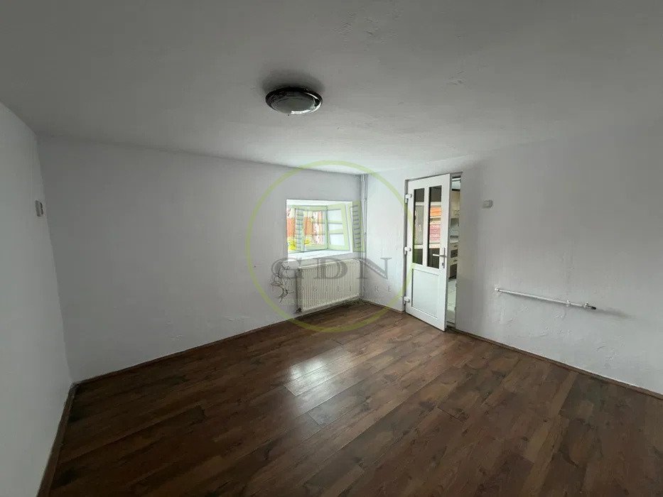 🏡 Casă 3 camere • Parter + Demisol înalt • Zona Trei Stejari
