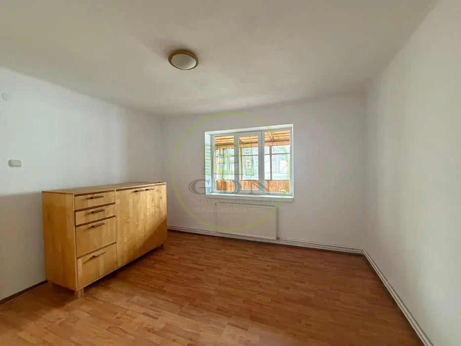 🏡 Casă 3 camere • Parter + Demisol înalt • Zona Trei Stejari