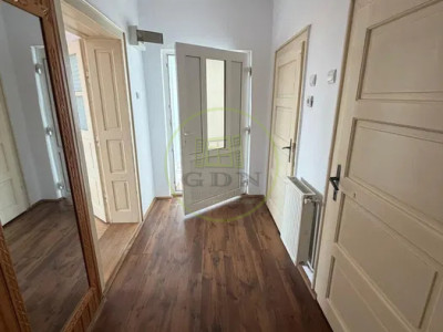 🏡 Casă 3 camere • Parter + Demisol înalt • Zona Trei Stejari