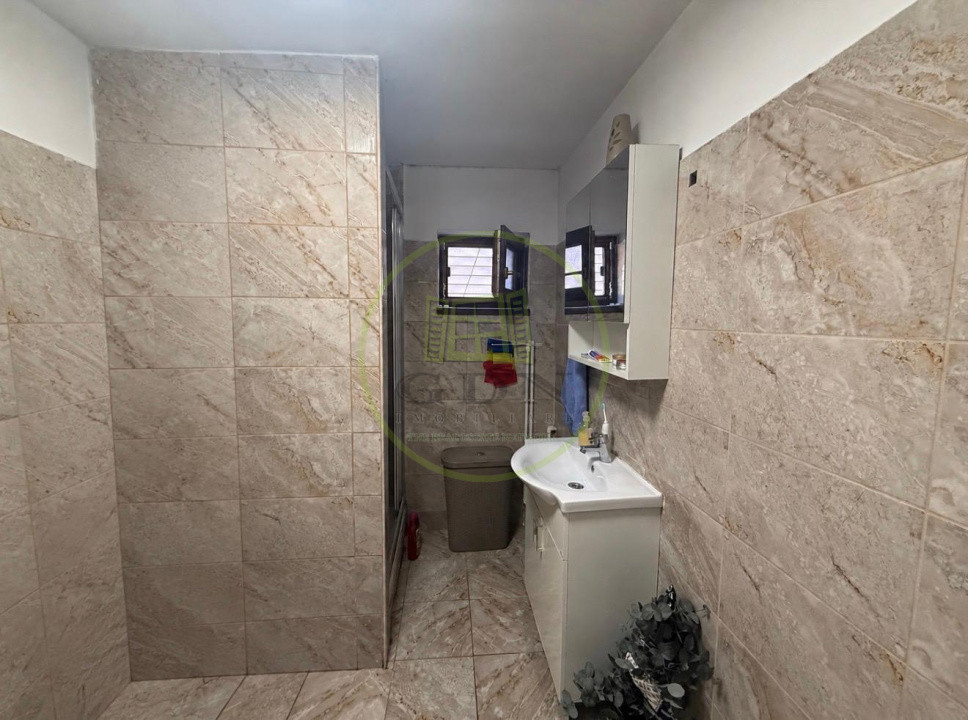 Casa plan parter, 653 mp teren, 98 mp utili, zona Regia de Apa