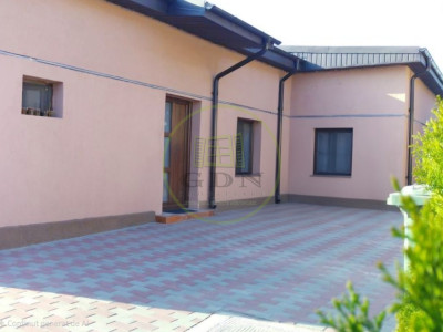 Casa plan parter, 653 mp teren, 98 mp utili, zona Regia de Apa