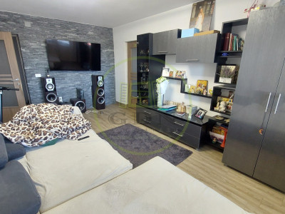 Apartament doua camere semidecomandat, 56 mp, Craiovita zona Triaj
