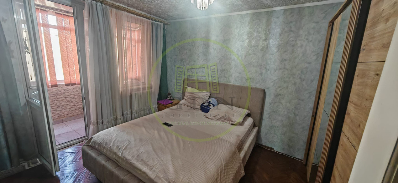 Apartament 2 camere, decomandat, 50 mp, Calea Severinului, zona Scoala Decebal
