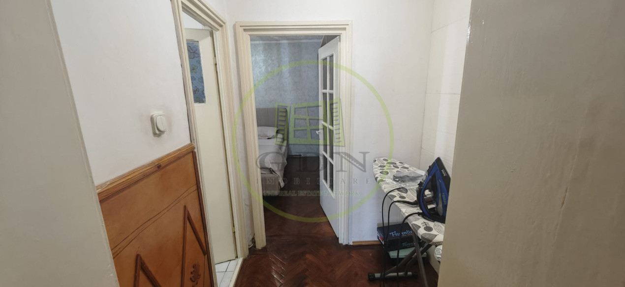 Apartament 2 camere, decomandat, 50 mp, Calea Severinului, zona Scoala Decebal