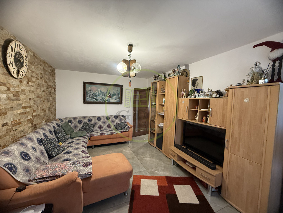 Apartament 2 camere decomandat, 52.96 mp, cartier Rovine, zona Bacriz 