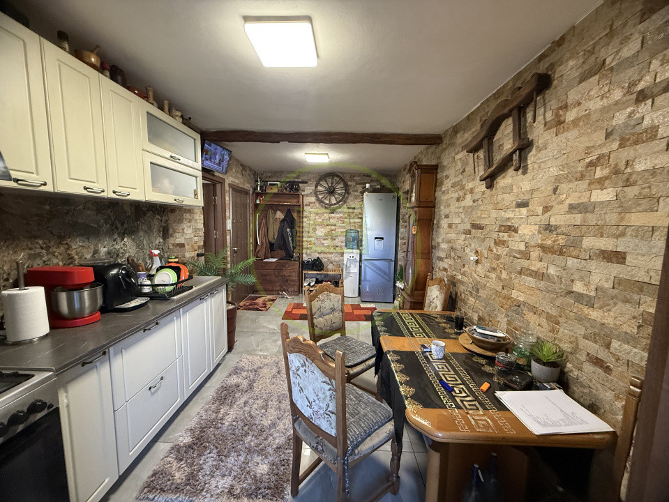 Apartament 2 camere decomandat, 52.96 mp, cartier Rovine, zona Bacriz 