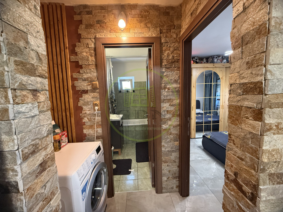 Apartament 2 camere decomandat, 52.96 mp, cartier Rovine, zona Bacriz 