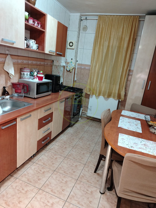 Apartament 3 camere de închiriat – Scriitorilor, Str. Ion Luca Caragiale