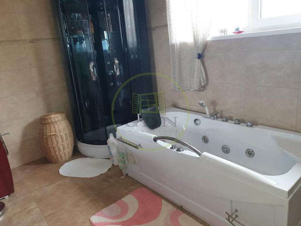 Vila de vanzare Brasov, zona excelenta - Investitie