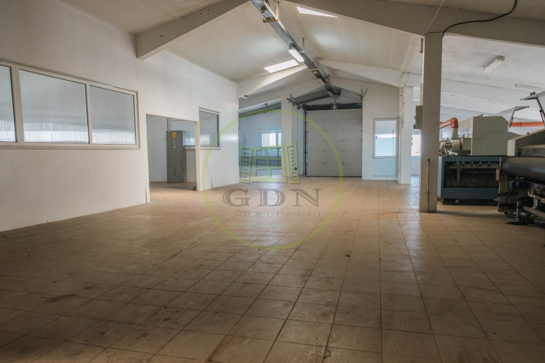 De vânzare teren 7.200 m2 + hale industriale. 4.250 m2 in Florești!