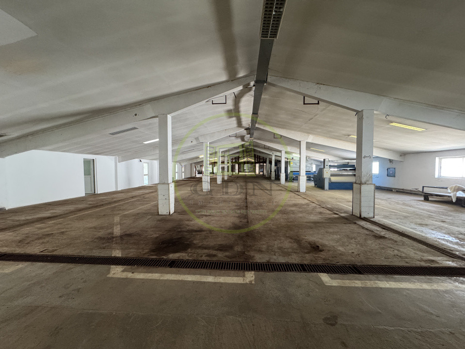 De vânzare teren 7.200 m2 + hale industriale. 4.250 m2 in Florești!