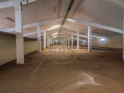 De vânzare teren 7.200 m2 + hale industriale. 4.250 m2 in Florești!