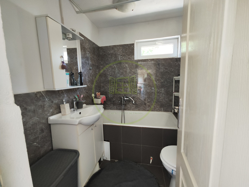 Casa 3 camere, teren 362 mp, Craiova, Cartier Bariera Valcii.