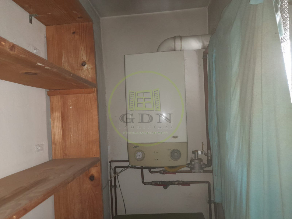 Apartament 3 camere etaj 3 de vanzare B-dul Unirii Fagaras jud. Brasov