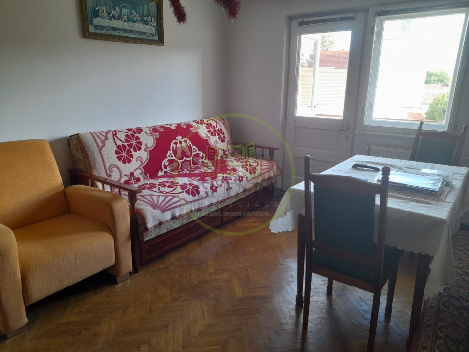 Apartament 3 camere etaj 3 de vanzare B-dul Unirii Fagaras jud. Brasov